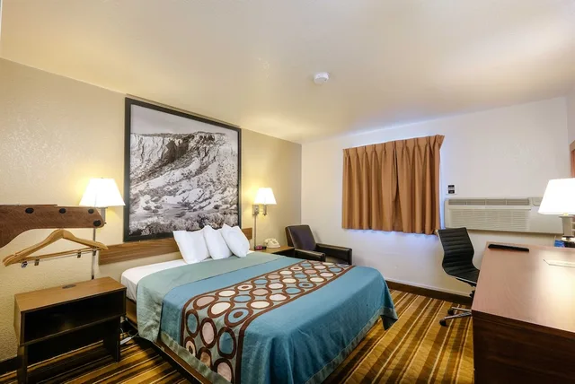 Room, Queen Bed, Bathtub, Accessible, Super 8 By Wyndham Las Cruces/White Sands Area 2/6
