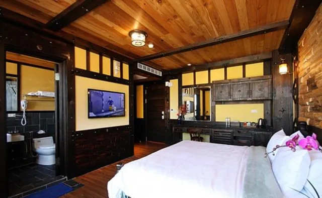 غرفة بسرير مزدوج بإطلالة على البحيرة، Sun Moon Lake Youngquan Hotels 1/2