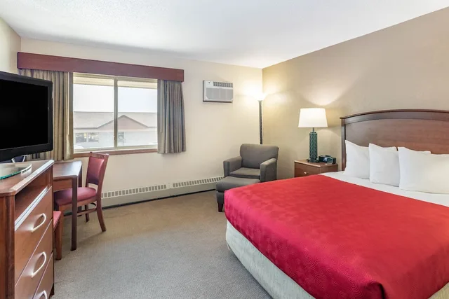 Room, King Bed, Americinn By Wyndham Marshall 1/9