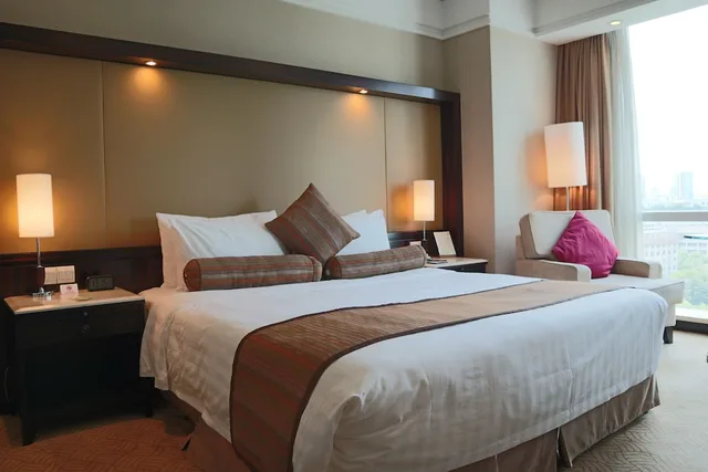 غرفة سوبيريور بسرير كينج، Howard Johnson by Wyndham Huaihai Hotel Shanghai 1/4