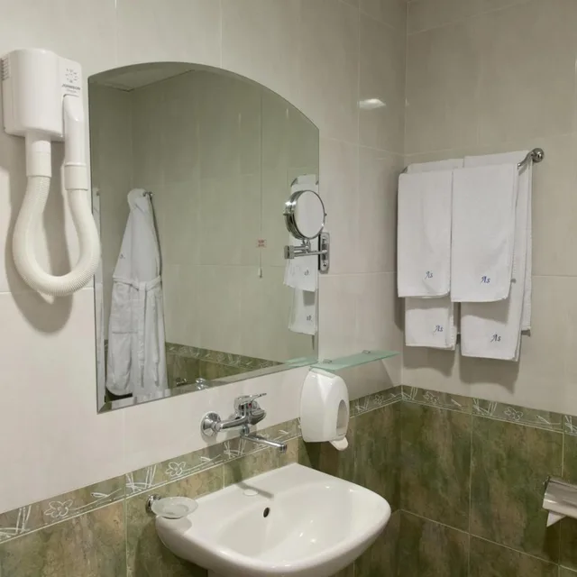 جناح عائلي بشرفة، Hotel Astrea 4/5