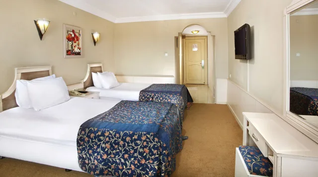 غرفة قياسية ثلاثية، Berr Hotel 3/6