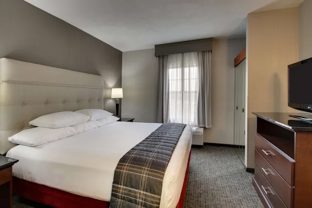 2 Rooms, Suite, King Bed, Sofa, Accessible, Drury Inn and Suites San Antonio Northwest Medical Center 2/5