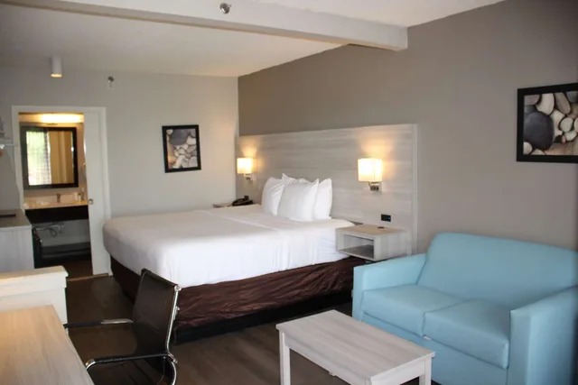 Room, King Bed, Bathtub, Accessible, Boca Suites Deerfield Beach, SureStay Collection by Best Western FL 1/4