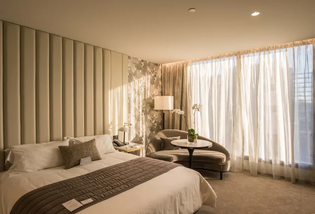 Vista King Suite with Free Wifi، Emporium Hotel South Bank 2/7