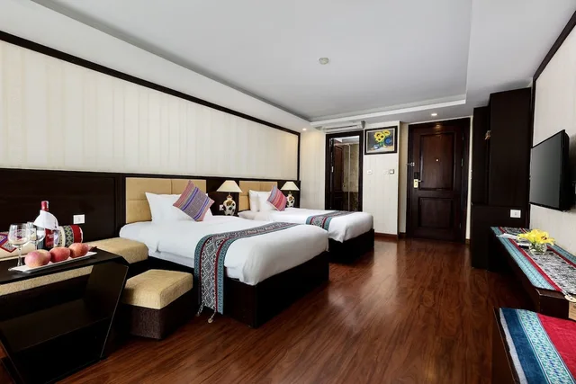 غرفة ديلوكس بسرير كينج بإطلالة على الجبل، Sapa Diamond Hotel 2/3