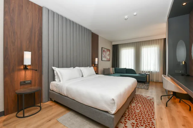 غرفة بريميوم بسرير كينج مع دخول الصالة، Crowne Plaza Ankara, an IHG Hotel 2/6
