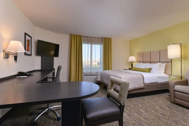 غرفة قياسية بسرير فردي، Candlewood Suites Casper 2/3