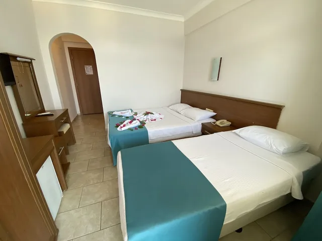 غرفة قياسية بسرير كوين وسرير فردي بغرفة نوم واحدة، B and B Yuzbasi Beach 3/6