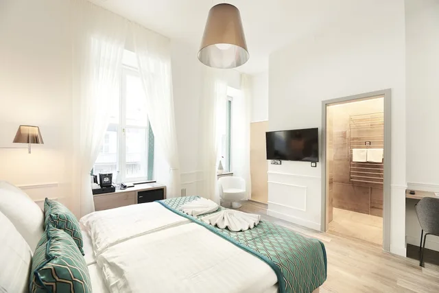 Superior, King Bed, Boutique Residence Budapest 3/5