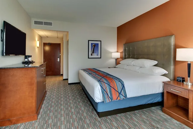 غرفة بسرير كينج، Drury Inn & Suites Knoxville West 2/6