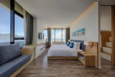 جناح تنفيذي عائلي بإطلالة على البحر، Parosand Danang Hotel 2/3