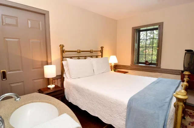 Suite, Street View, Private Bathroom، Duling Kurtz House and Country In 2/2