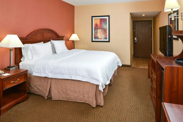 Room, King Bed, Accessible, Hampton Inn & Suites Springboro/Dayton Area South 3/4