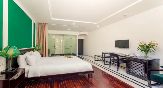 Deluxe, Double Bed, Garden or City View, Balcony, Bathtub، Thanh Binh Riverside Hotel 2/4