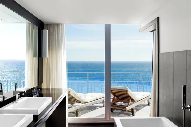Junior Suite, King Bed, Sea View, LE MERIDIEN NICE 2/2