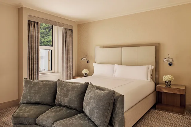 جناح جونيور بسرير كينج بشرفة، THE BERKELEY HOTEL 4/7
