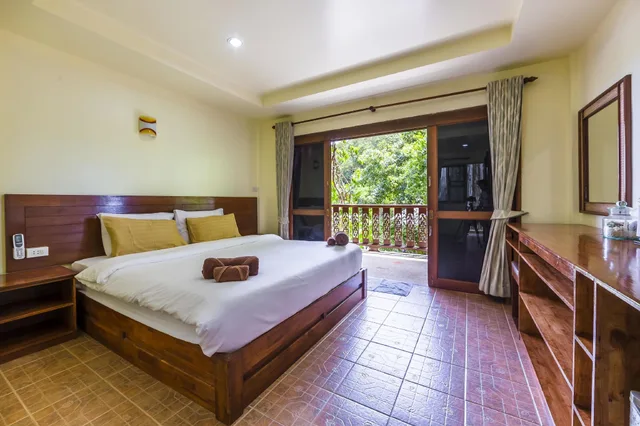 Room, Double Bed, Beach Side, Coral View Resort 1/2