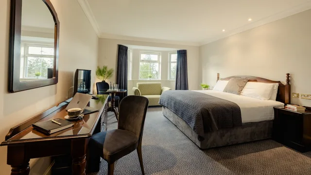 Room, 1 Double and 1 Single Bed, Garden Wing، TWIN TREES HOTEL AND LEISURE CLUB(FORMERLY Downhill House Hotel) 3/6