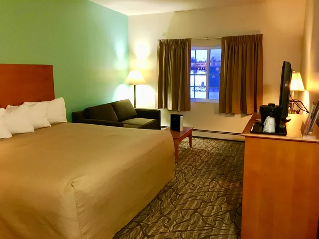 غرفة بسرير كينج، Aspen Hotel Soldotna 1/2