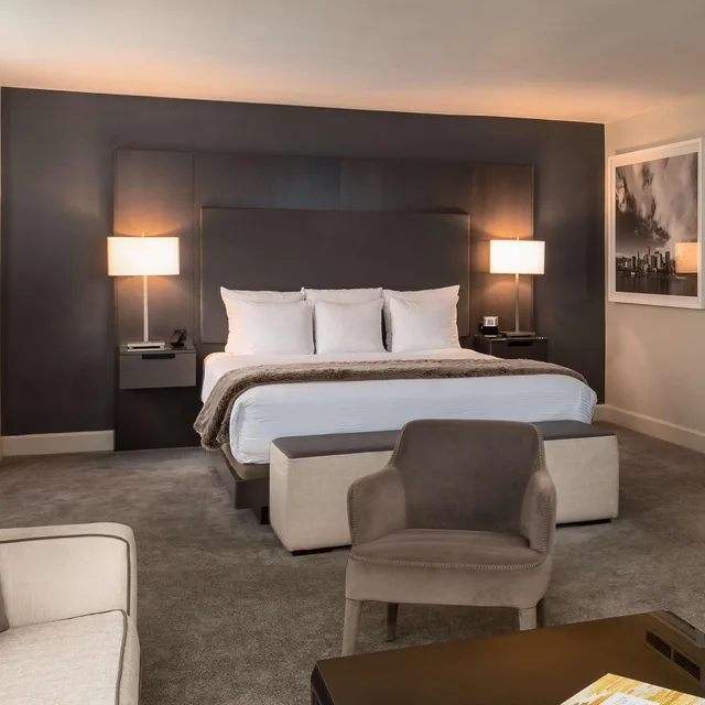 Studio, Suite, King Bed, Urban View، The Benson Portland, Curio Collection by Hilton 4/6