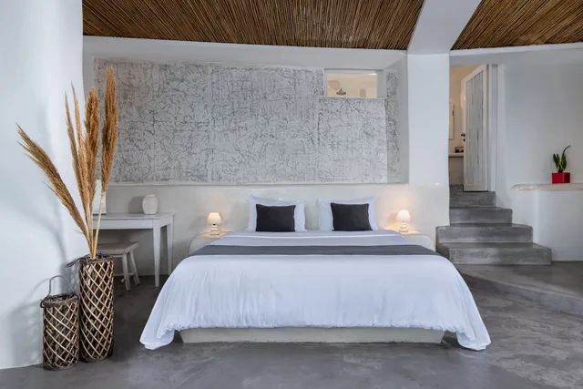 White, House, King Bed, Private Pool، Andronis Luxury Suites 1/9