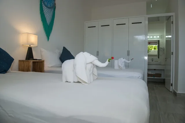 Business, Luxury, Economy, Suite, 1 Double and 1 Single Bed, Rooftop Pool, Ocean Zen Suites 2/5