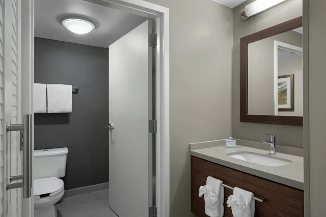 غرفة بسريرين كوين، Courtyard by Marriott Charlotte Airport North 6/8