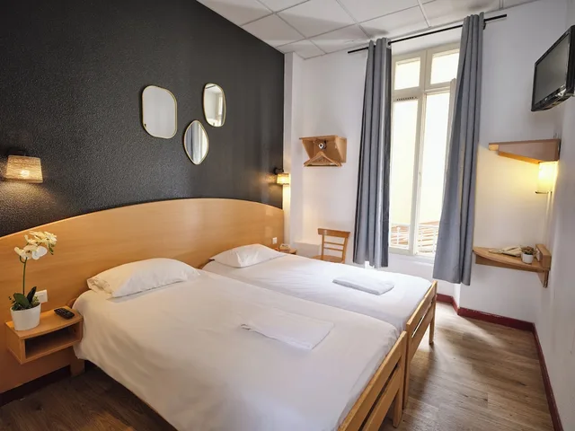 غرفة بسريرين منفصلين، HOTEL DE LYON 1/7