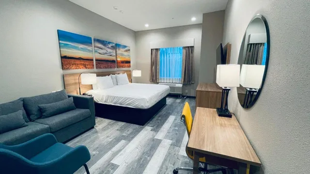 جناح بسرير كينج، Days Inn & Suites by Wyndham Greater Tomball 3/4