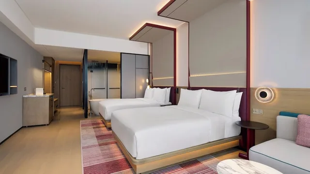 Room, 2 Queen Beds, Theme Park View، Canopy by Hilton Shanghai Belfry Plaza 6/8