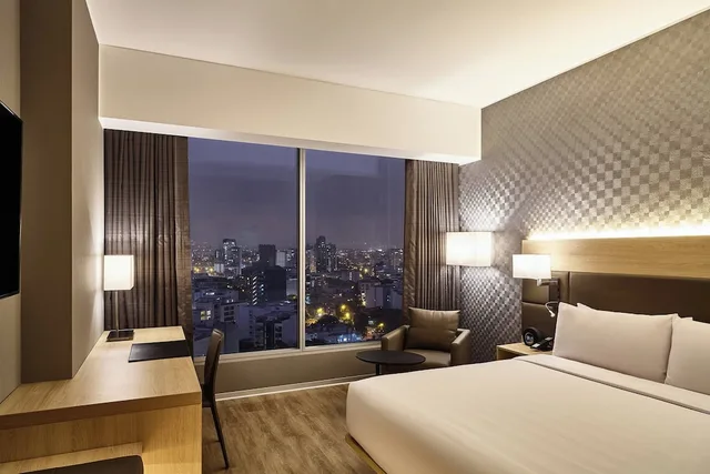 غرفة ديلوكس بسرير كينج بإطلالة جزئية على البحر، AC Hotel by Marriott Lima Miraflores 5/9