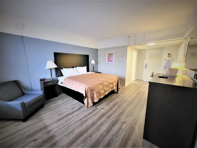 غرفة قياسية بسرير كينج لذوي الإعاقة، Motel6 Norfolk, VA – East Little Creek 2/4