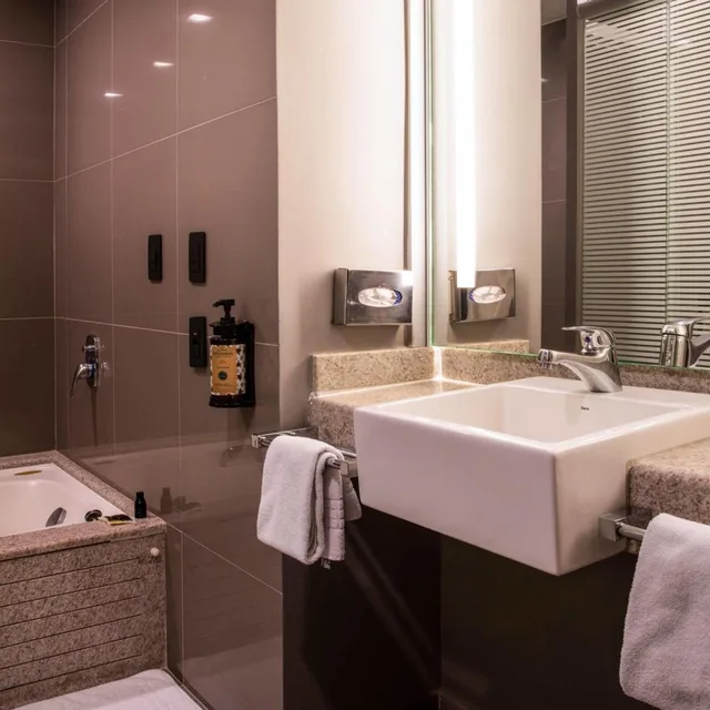 جناح بسرير كينج مع أريكة، Novotel Sao Paulo Morumbi Hotel 5/5