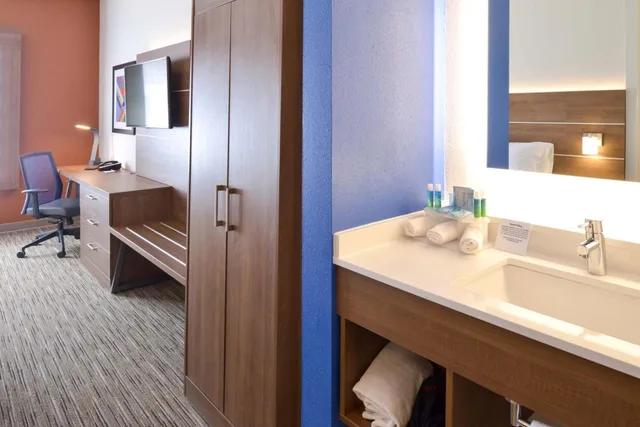 Standard, Double Bed, Holiday Inn Express Glenwood Springs Aspen Area, an IHG Hotel 4/5