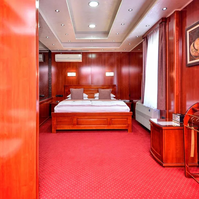 جناح رئاسي، Prezident Hotel 1/6