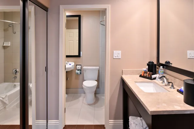 جناح بسرير كينج بحوض جاكوزي، Best Western Oxnard Inn 5/8