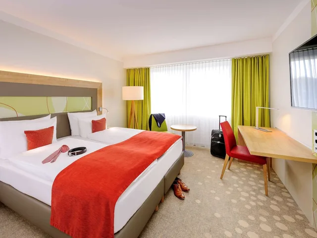غرفة بريفيليج بسرير مزدوج مع أريكة، Mercure Hotel Saarbrucken City 2/5