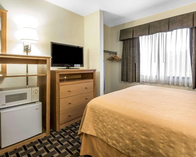غرفة بسرير كوين، Quality Inn Mauston I-90 1/7