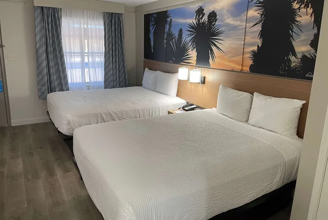 غرفة بسريرين كوين، Days Inn by Wyndham Tucson City Center 2/3