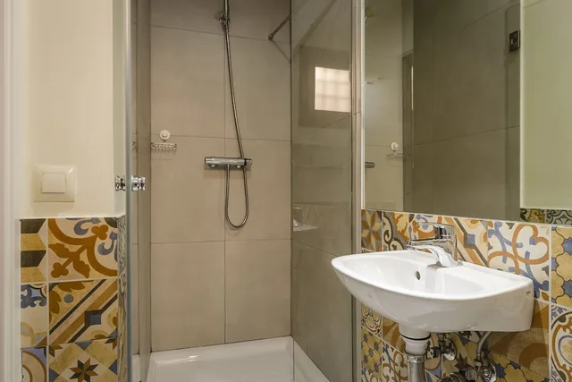Room, 4 Beds, Two Extra Beds، EL HOSTAL PUERTA BISAGRA. 8/9