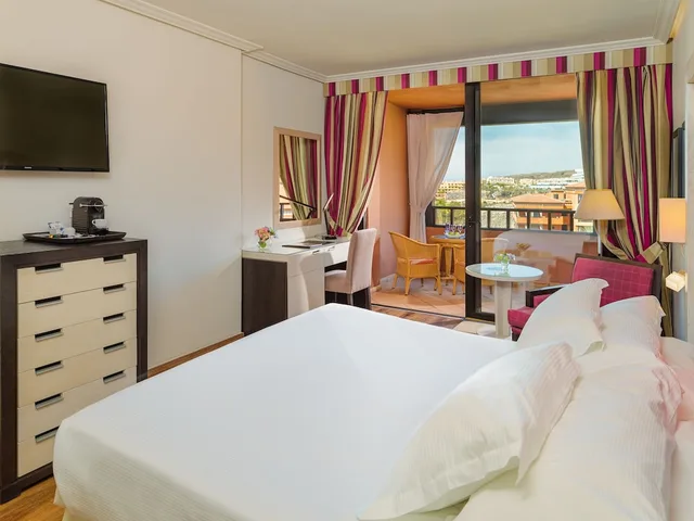 غرفة بريفيليج بسريرين منفصلين، H10 Costa Adeje Palace 4/10