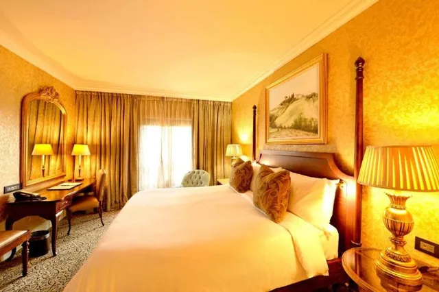 غرفة سوبيريور بسرير كينج للمدخنين، Palazzo Hotel At Montecasino 1/2