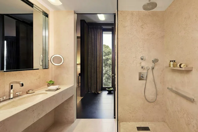 Deluxe, King Bed, Bulgari Hotel Milano 9/10