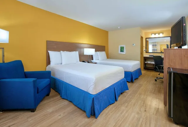 غرفة بسريرين مزدوجين، Days Inn By Wyndham Batesville 2/7