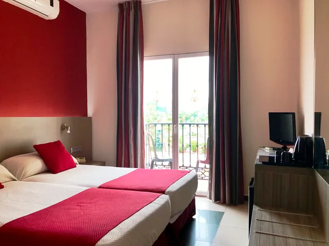 غرفة قياسية بشرفة مفردة بسرير مزدوج، Hotel Nerja Club And Spa 1/2