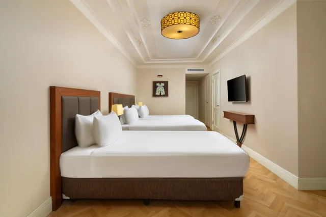 غرفة متصلة ثلاثية بسريرين منفصلين، Golden Age Hotel Taksim 1/6