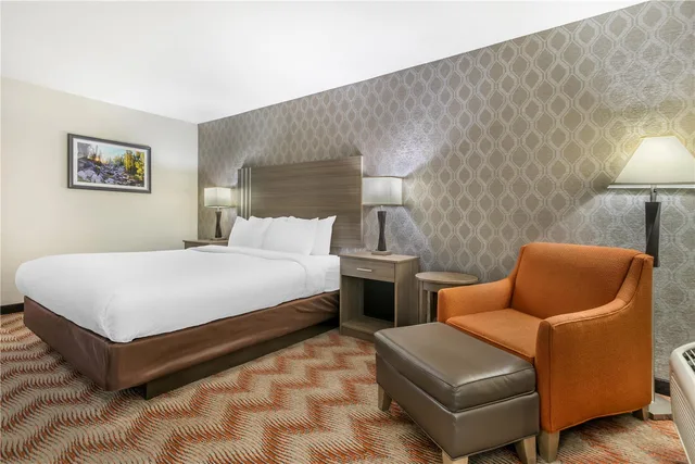 غرفة بسرير كينج بإطلالة لذوي الإعاقة، Best Western Plus Sonora Oaks Hotel & Conference Center 2/3