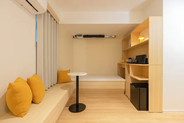 Standard, Quintuple, 2 Double Beds, Sofa، Myeongdong Guesthouse Como 2/5