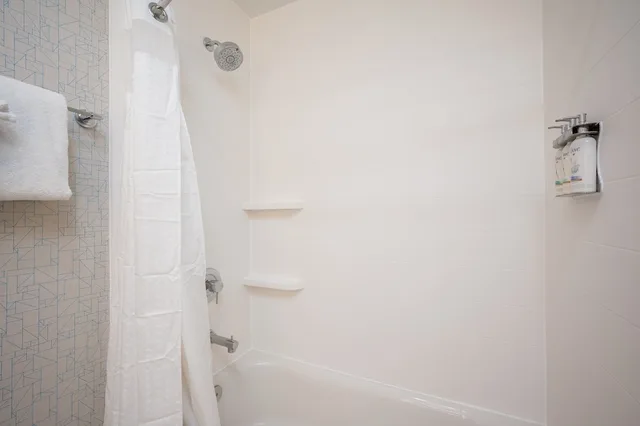 غرفة قياسية بسرير فردي، Holiday Inn Express Grover Beach 2/4